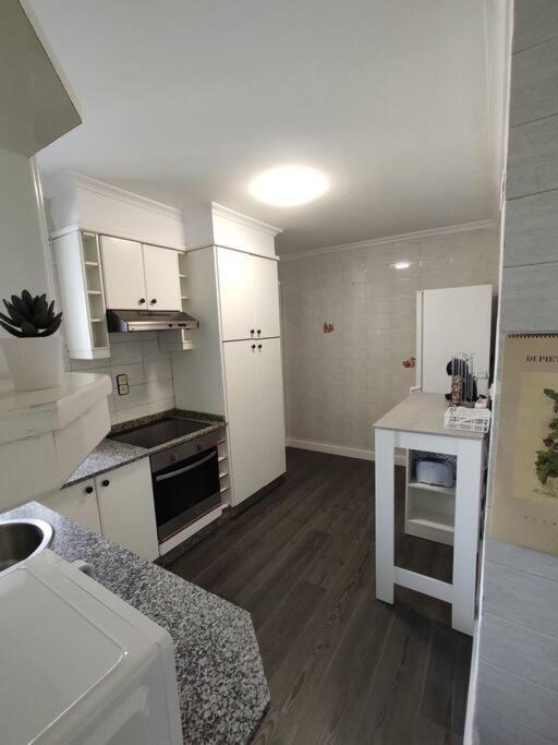 Espacioso Piso Con Garaje Cerca Del Centro De Vigo Extérieur photo